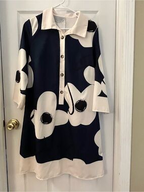 SHEIN Navy and Cream Floral Button-Front Shift Dress